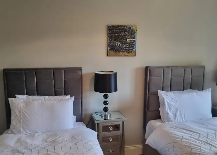 2Bedroomed Apartment On First Floor With Balcony