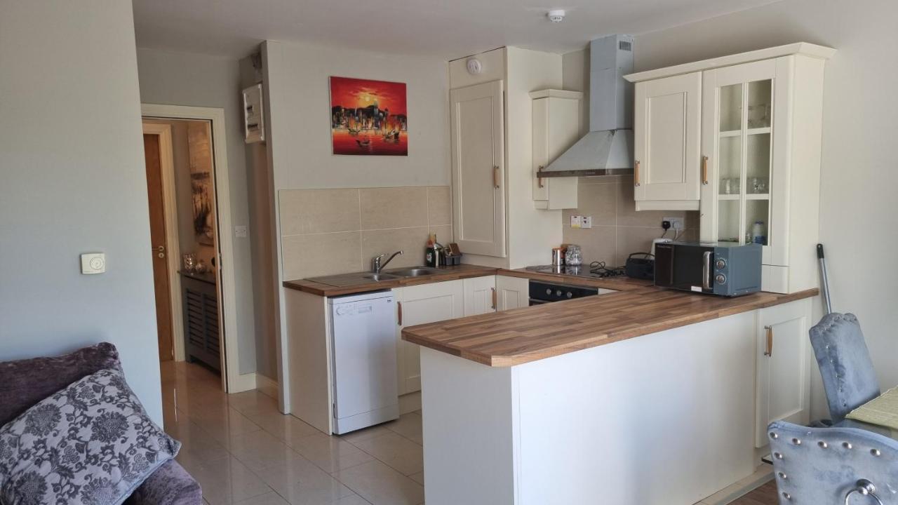 2bedroomed On First Floor With Balcony * Kenmare